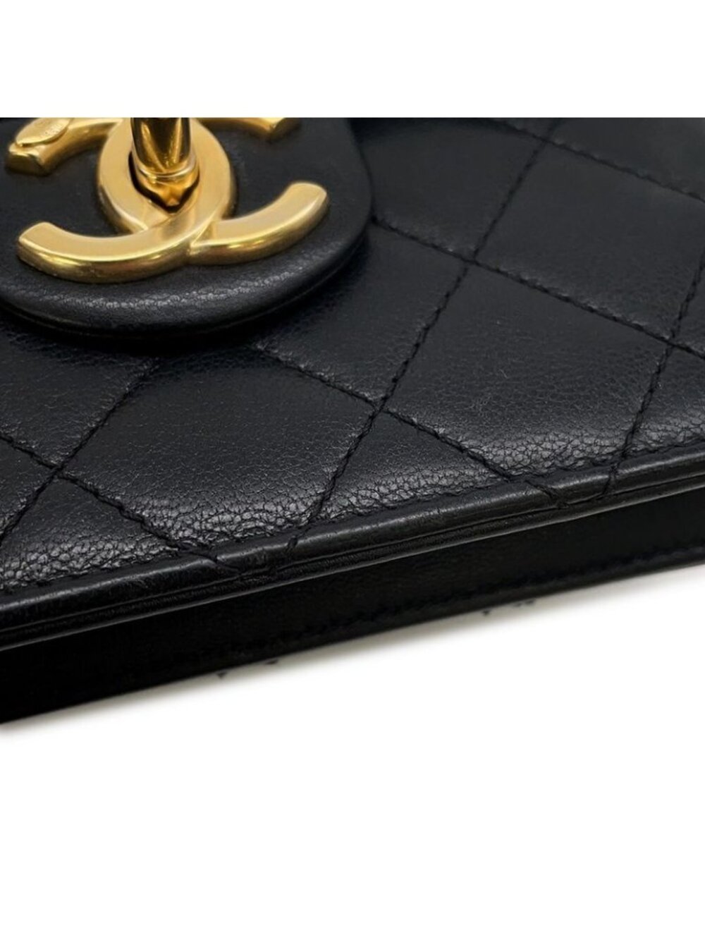 Chanel Chain Shoulder Bag Quilted CC Logo Faux Pearl Lambskin - Picture 7 of 10